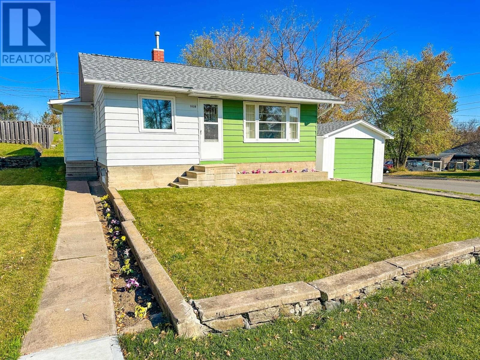 Property Photo:  1038 Park St  ON P9N 1B9 