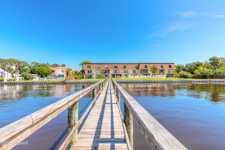 Property Photo: 144 S Halifax Avenue 27 FL 32118