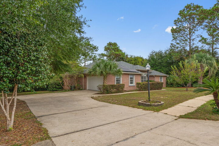Property Photo:  2603 Palamino Trail  FL 32536