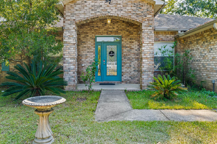 Property Photo: 57 S Pleasant Drive FL 32435