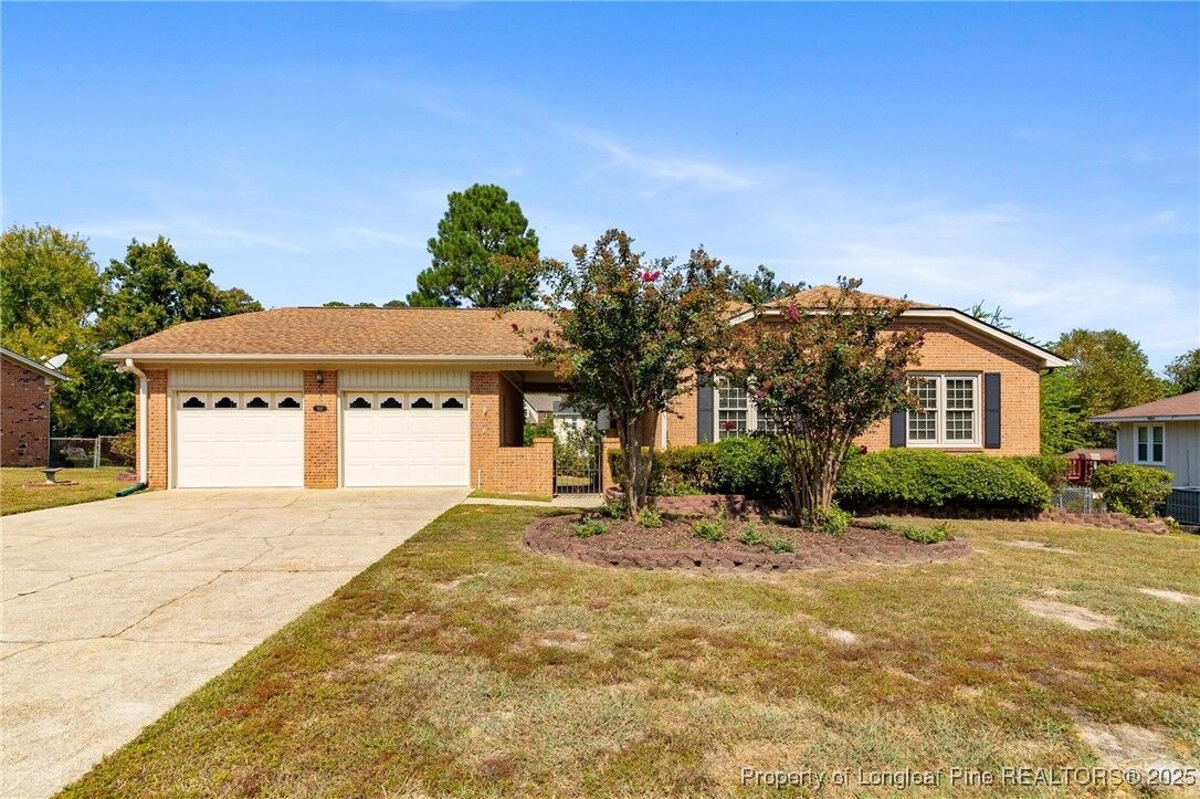 Property Photo:  810 Southview Circle  NC 28311
