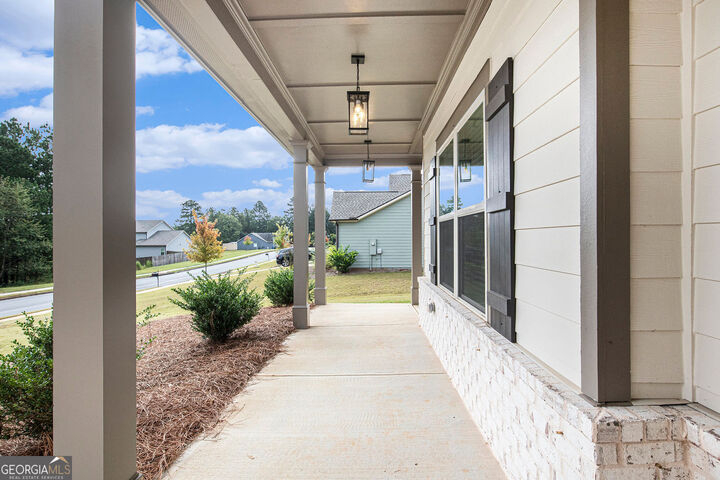 Property Photo:  2320 Ridgeview Drive  GA 30052 