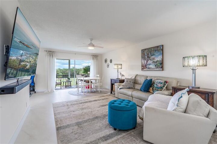 Property Photo:  9411 N Hollybrook Lake Dr 310  FL 33025 