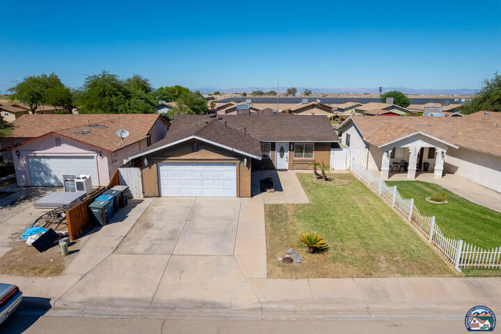 Property Photo:  543   Sundance Ln  CA 92281 