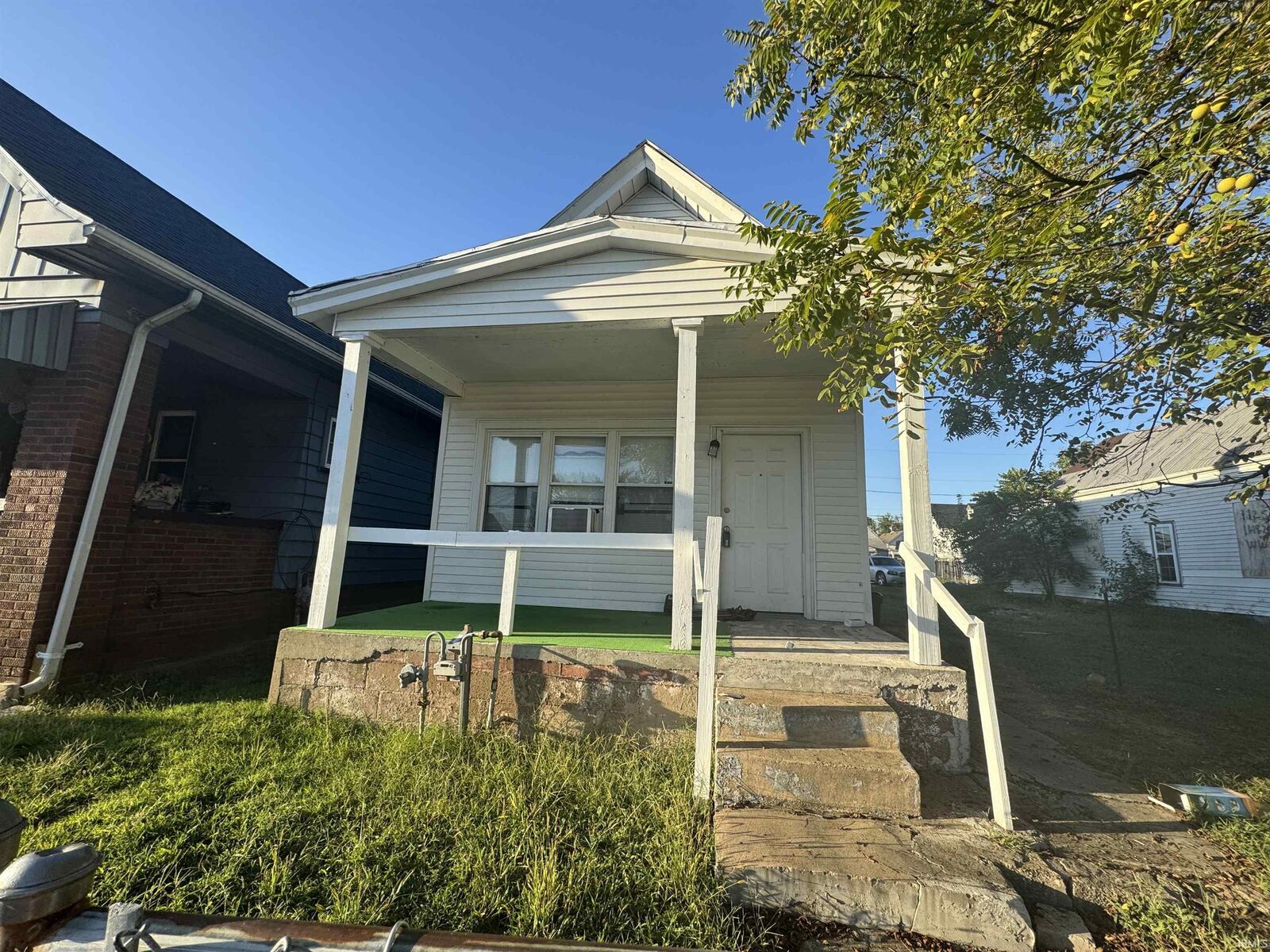 Property Photo:  1129 W Oregon Street  IN 47710-1935 