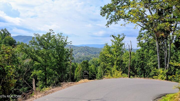 Property Photo:  Lot 7R2 E Kings Ridge Rd  TN 37738 