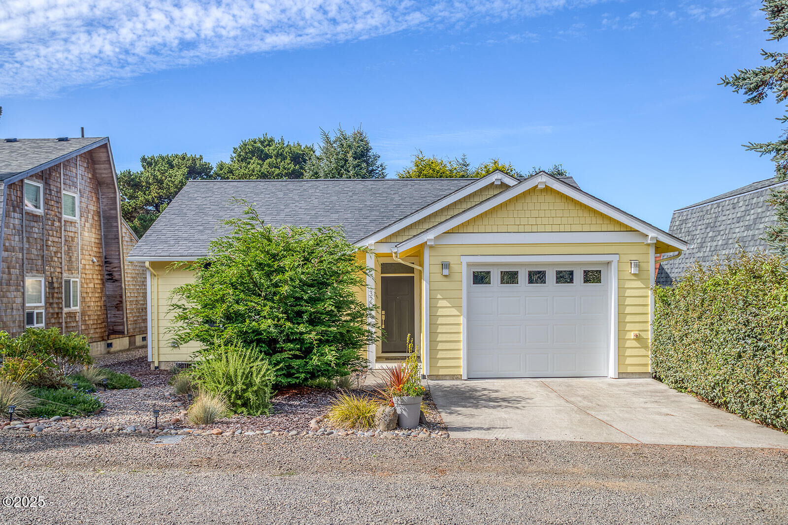 Property Photo:  3201 NW Mast Avenue  OR 97367 