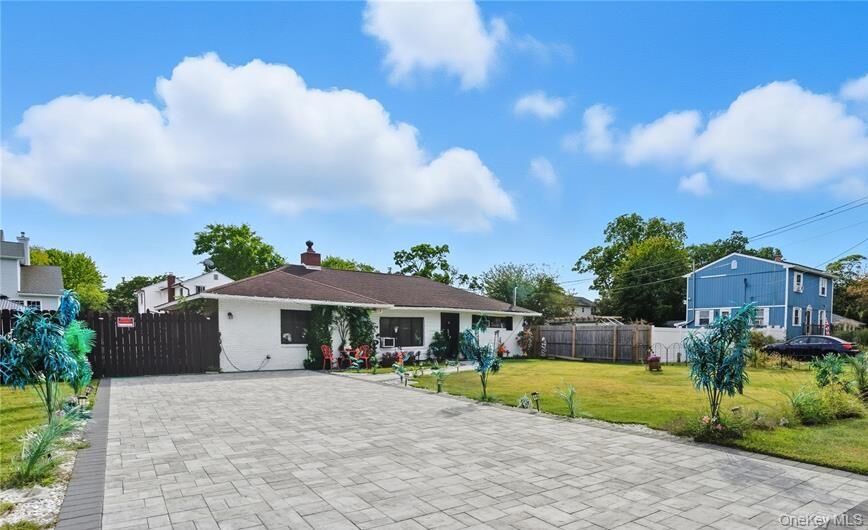 Property Photo:  70 Trafalgar Drive  NY 11967 