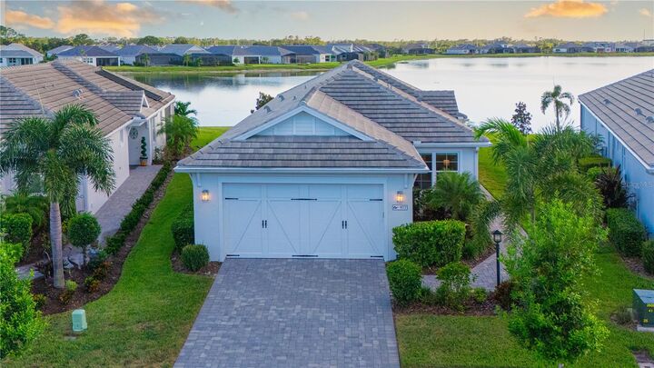 Property Photo:  977 Crosswind Avenue  FL 34240 