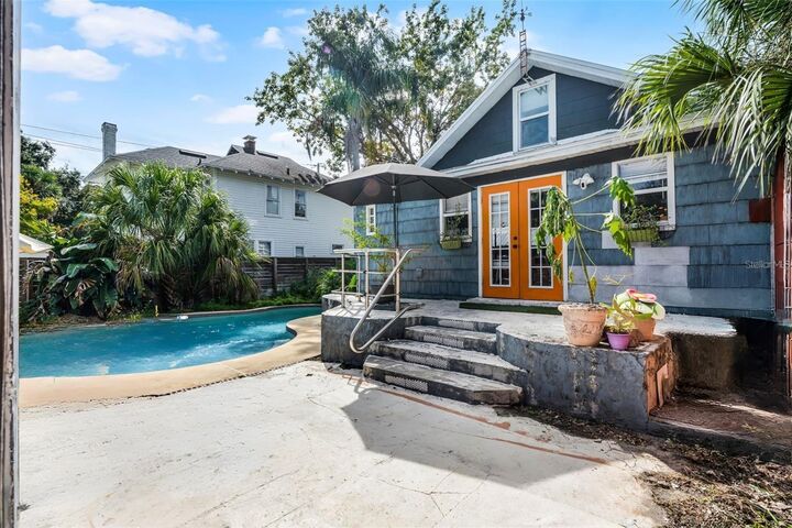 Property Photo:  300 E 20th Street  FL 32771 