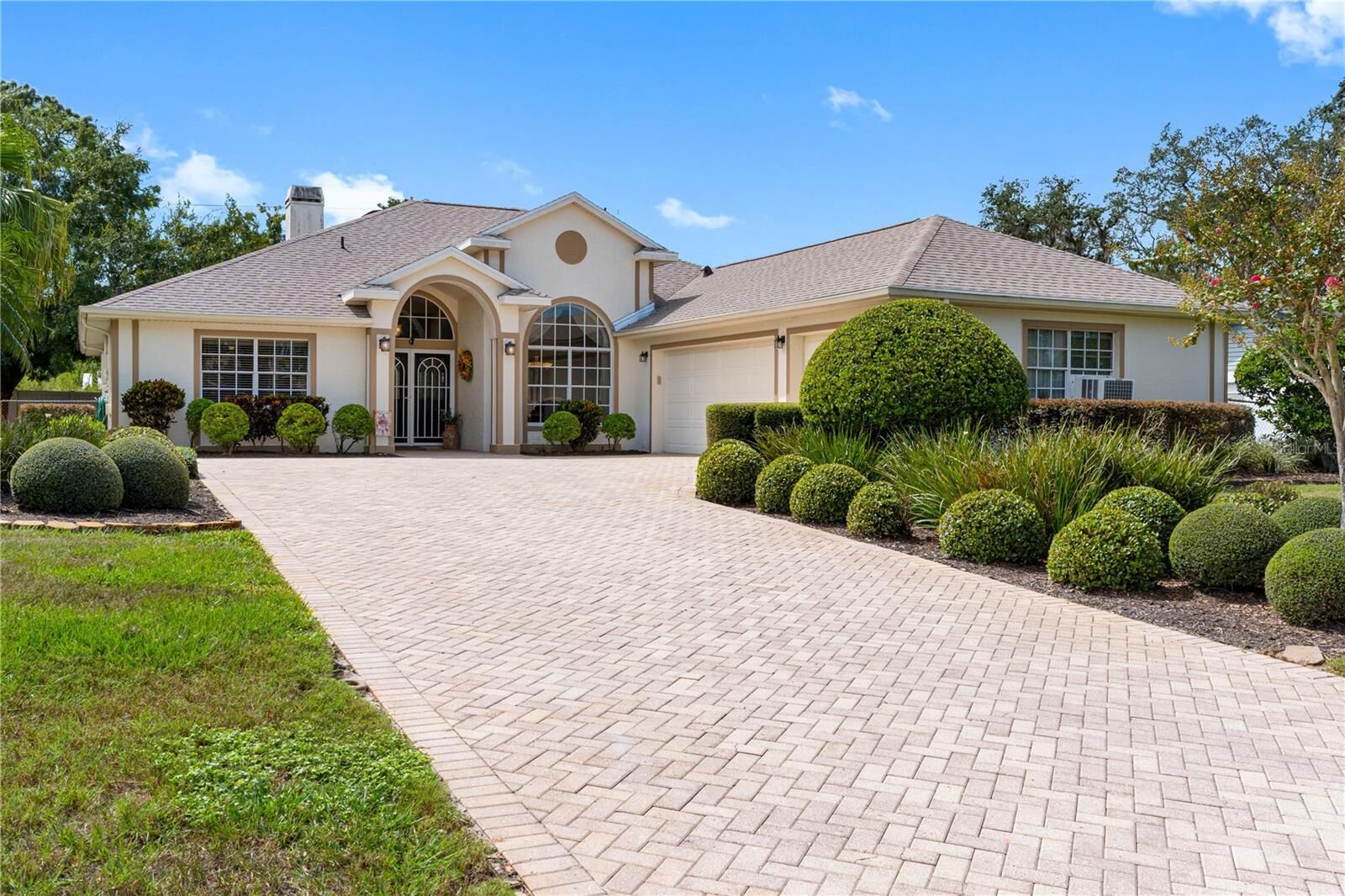 Property Photo:  8518 Thrasher Court  FL 34654 