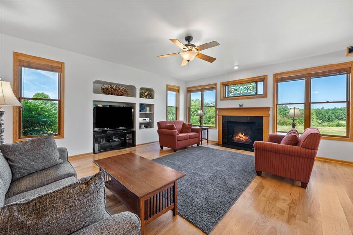 Property Photo: 2080 St Patrick Cir WI 53027