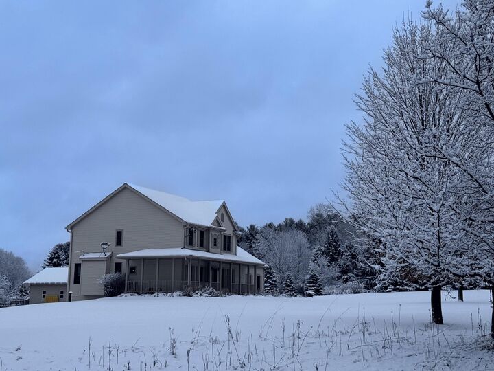 Property Photo:  2080 St Patrick Cir  WI 53027 