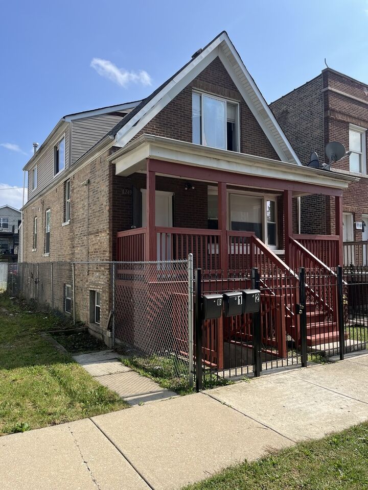Property Photo:  1249 S Kolin Avenue 1  IL 60623 