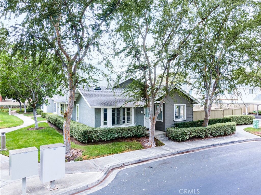 Property Photo:  63 Thicket 43  CA 92614 