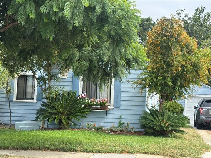 Property Photo: 25410 Oak CA 90717
