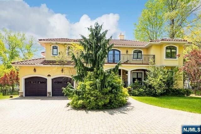 Property Photo:  214 Durie Avenue  NJ 07624 