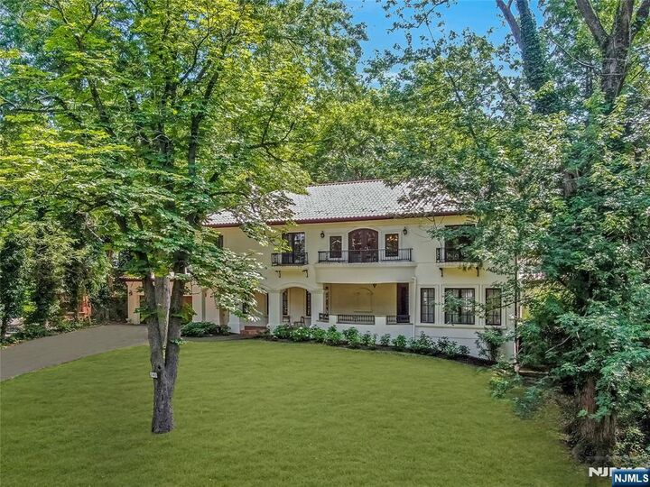285 Arch Road  Englewood NJ 07631 photo