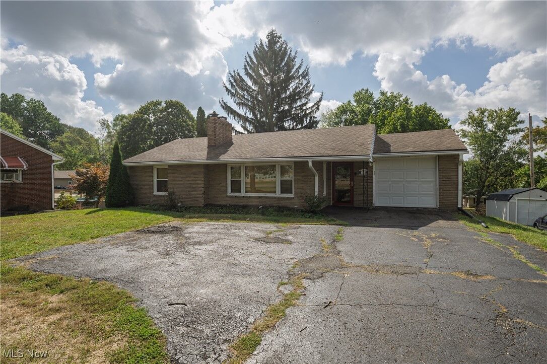 Property Photo: 1006 44th Street NW OH 44709