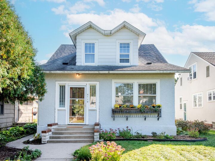 Property Photo:  5119 Thomas Avenue S  MN 55410 