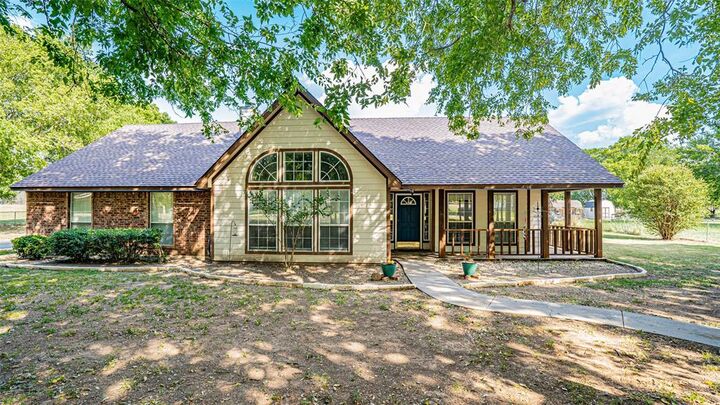 105 Pleasant Run  Reno TX 76020 photo