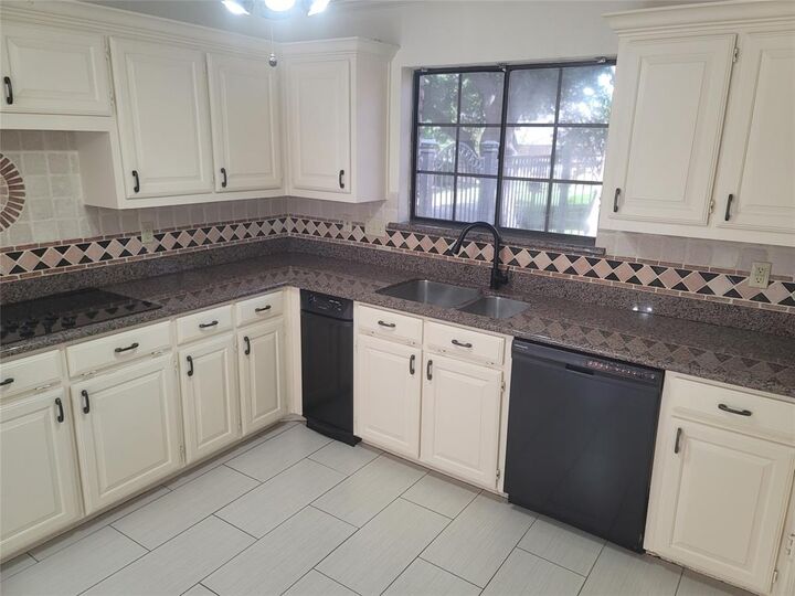Photo de la propriété:  5719 Encore Drive  TX 75240 