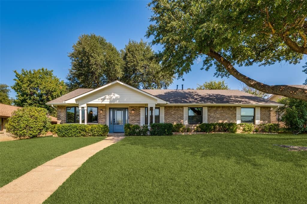 Property Photo:  3161 Lockmoor Lane  TX 75220