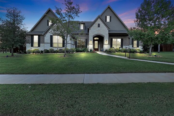 Property Photo: 820 War Admiral Trail TX 76248