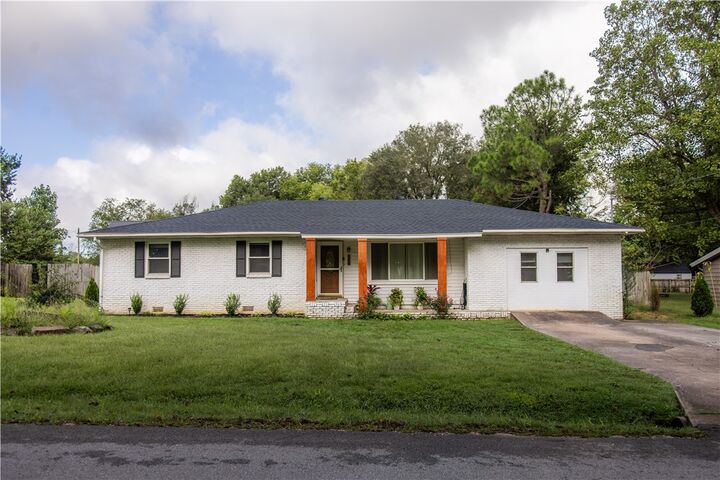 304 S Summit Street  Prairie Grove AR 72753 photo