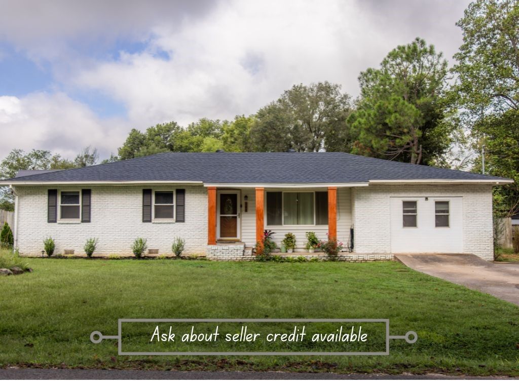 Property Photo: 304 S Summit Street AR 72753