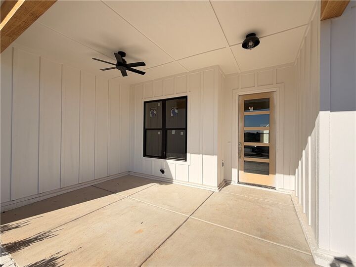 Property Photo: 4105 W Murfield Drive AR 72758