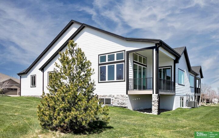 Property Photo:  5901 N 159th Circle  NE 68116 