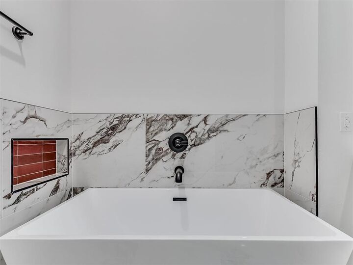 Property Photo: 8060 Longbow OK 73044