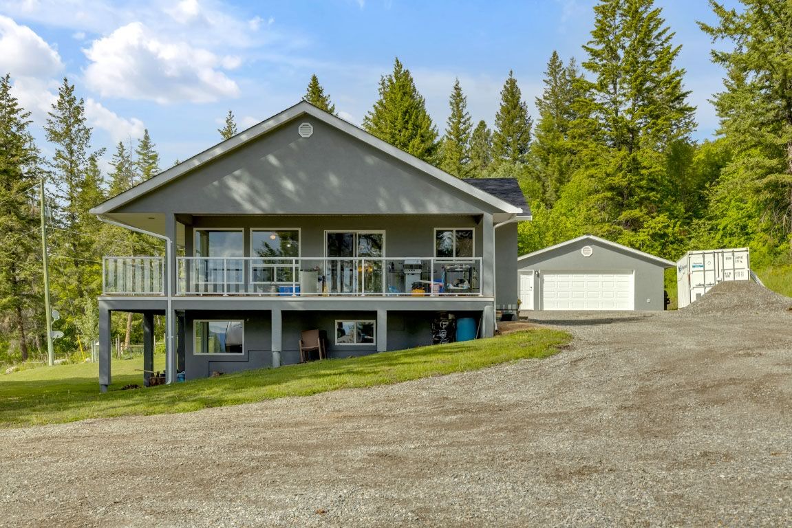 Photo de la propriété:  6011 Oyama Lake Road  BC V4V 2C9 