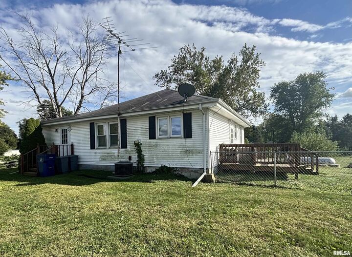 Property Photo:  897 20th Avenue  IL 61473 