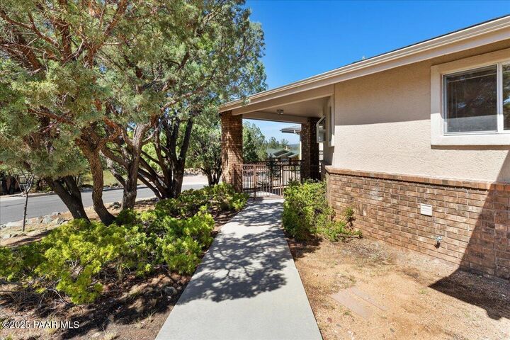 Property Photo:  430 High Chaparral Loop  AZ 86303 