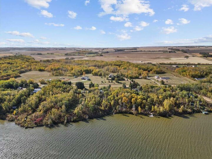 Property Photo: 126 Beaver Drive AB T0B 1M0