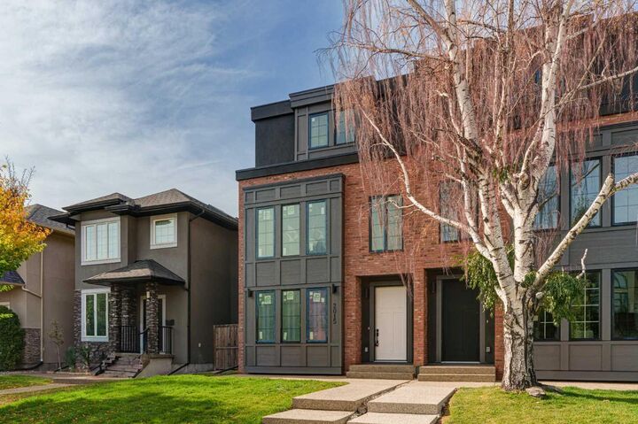 Property Photo:  2015 34 Street SW  AB T3E 2V9 