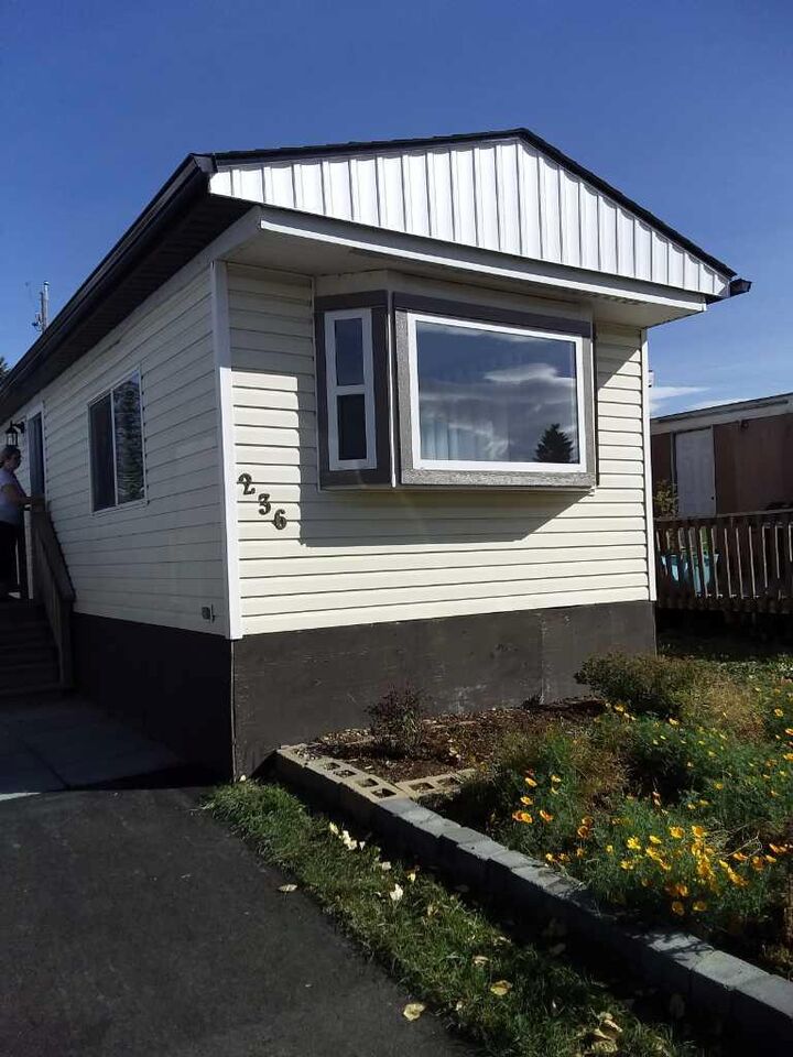 236 Polar Avenue NE  High River AB T1V 1J6 photo