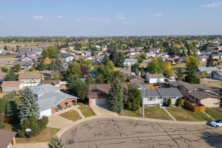 Property Photo: 4305 74 Street AB T4V 3V3
