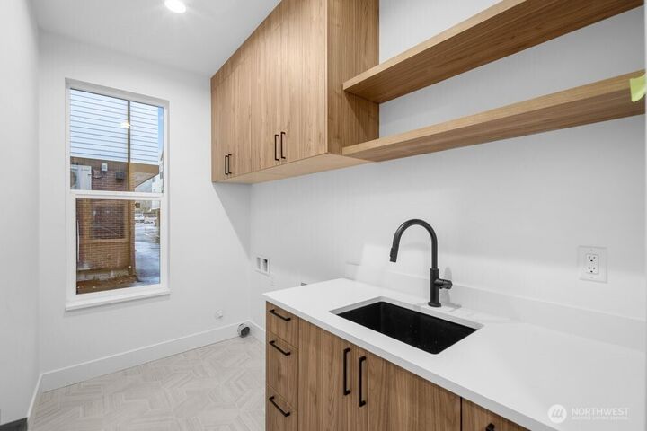 Property Photo:  695 NW Locust St (Homesite #9)  WA 98027 