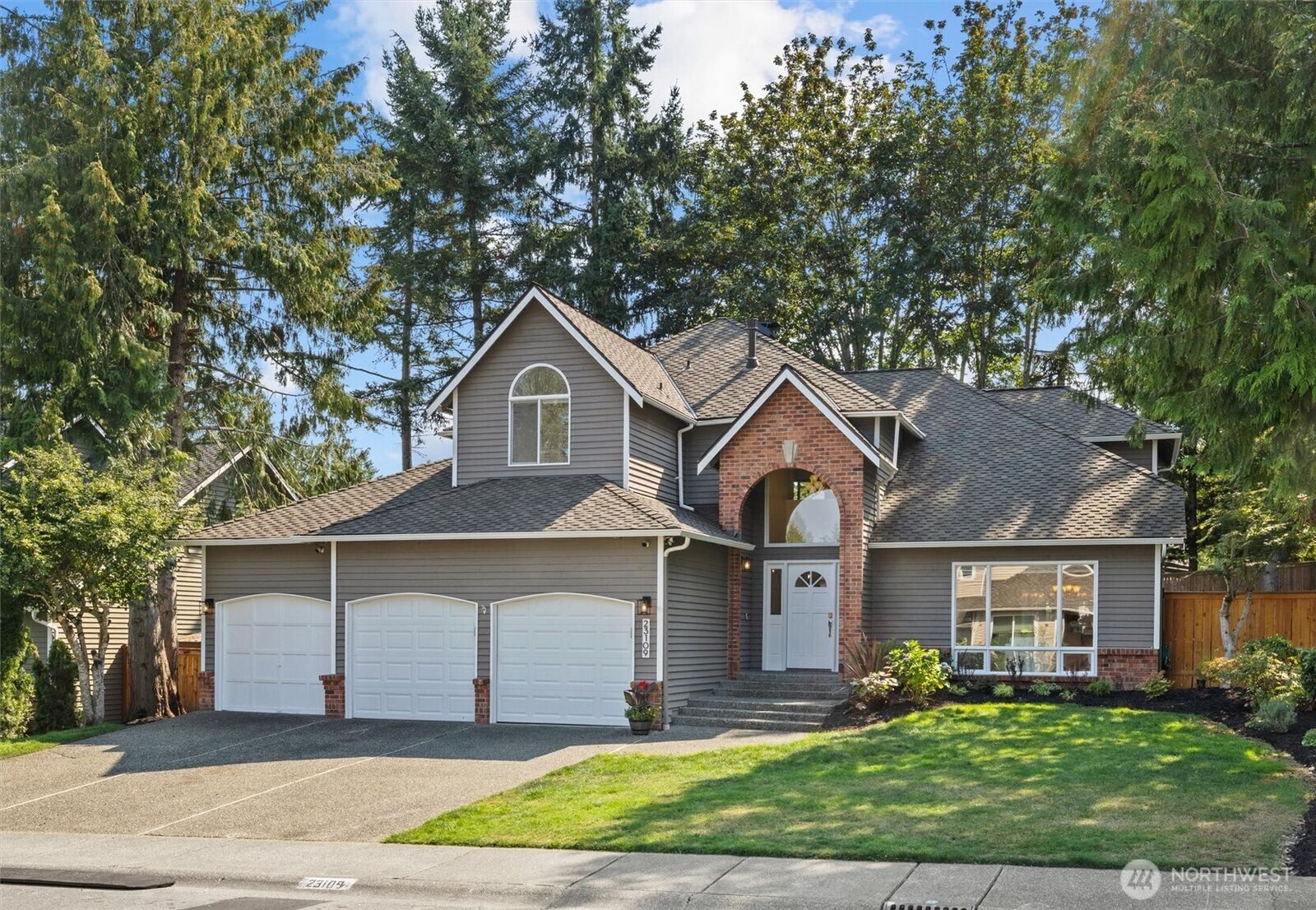 Property Photo:  23109 NE 18th Place  WA 98074 