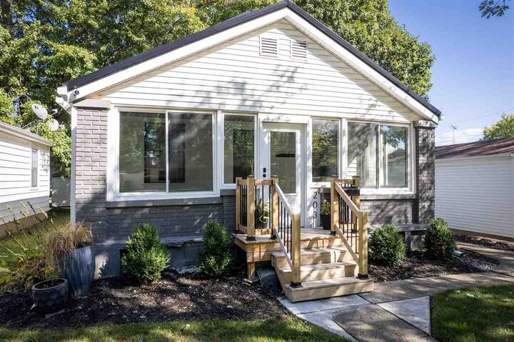 Property Photo:  203 NW 17th Street  IN 47374 