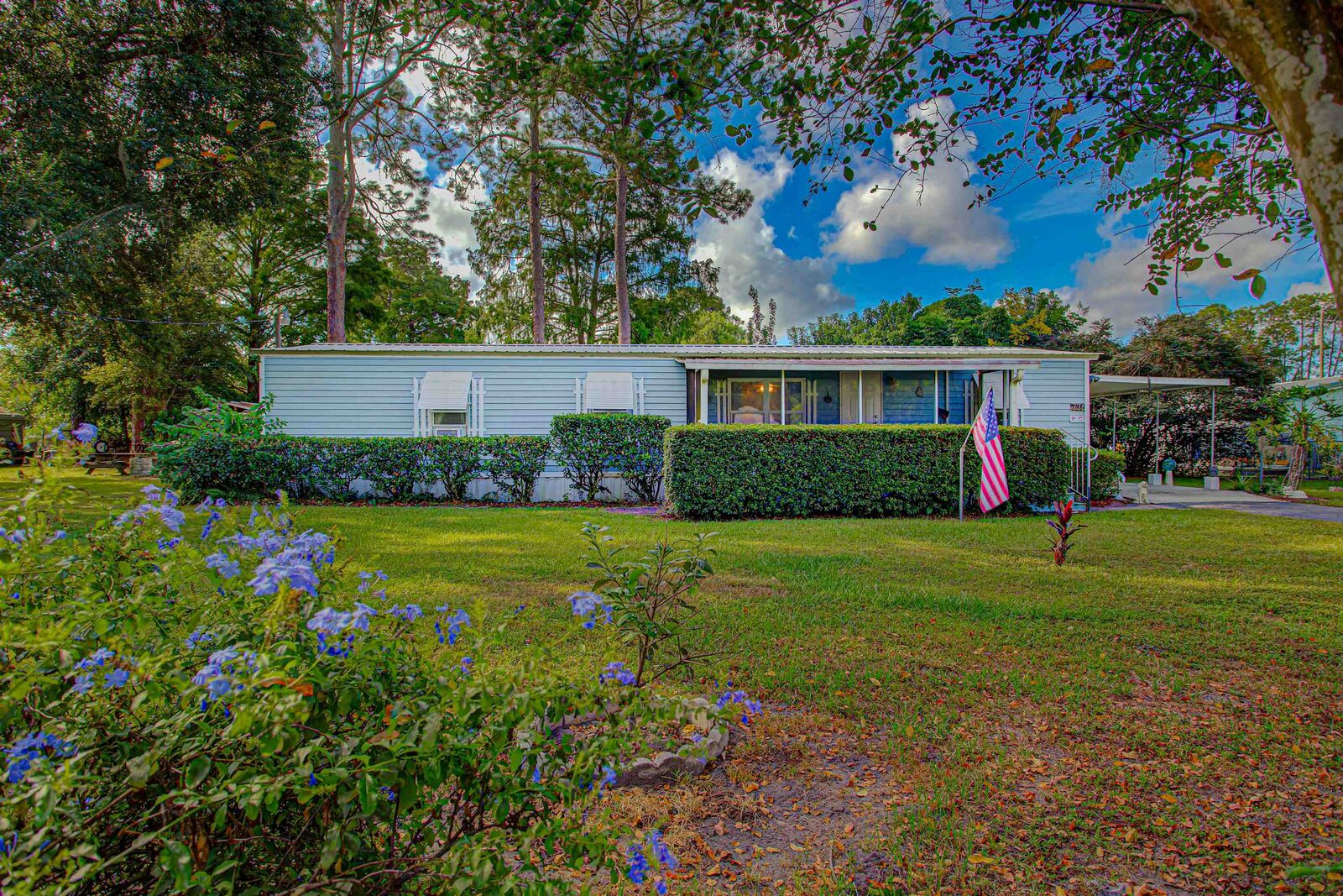 Property Photo: 736 San Mateo Rd FL 32189