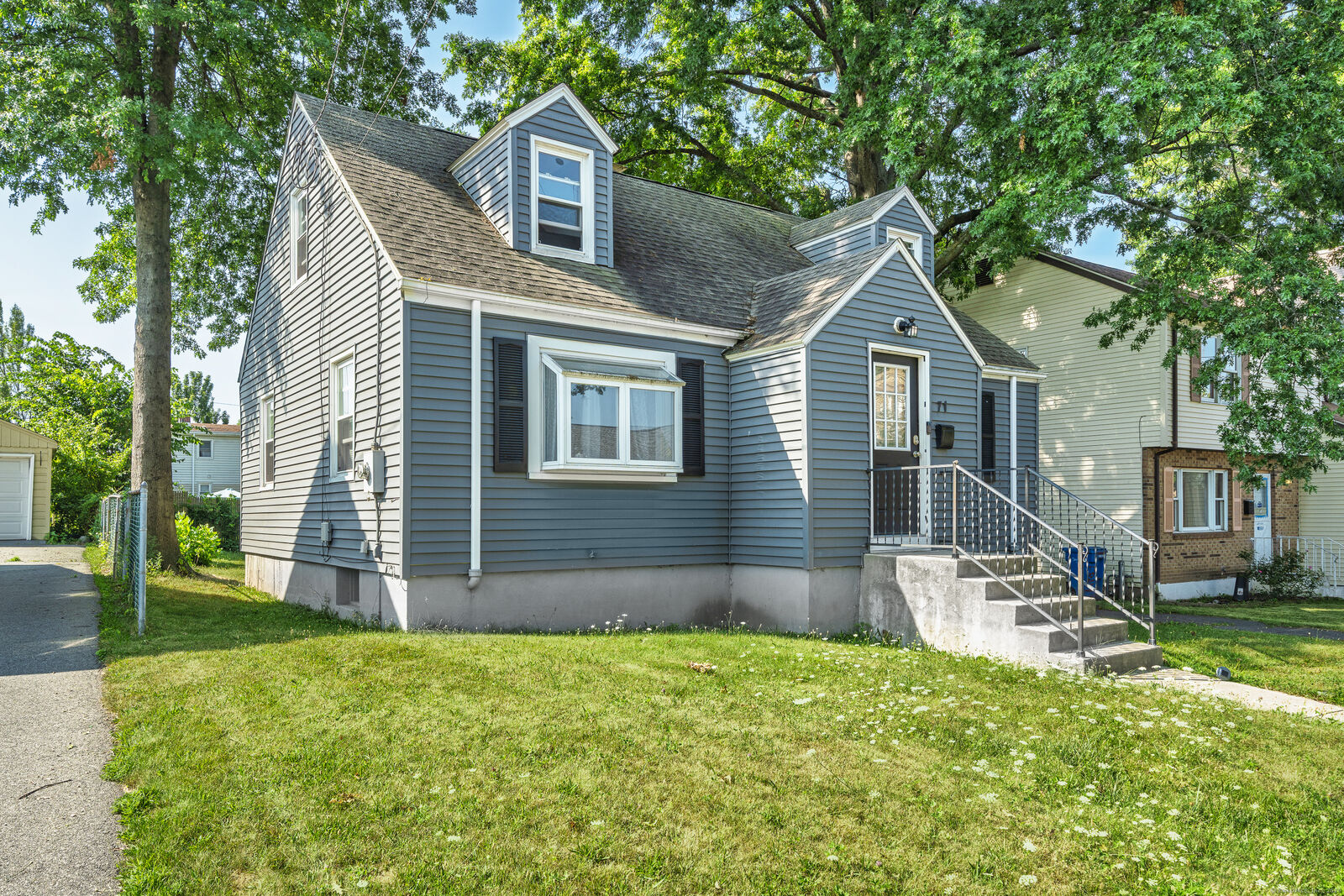Property Photo: 71 Hanmer Street CT 06114