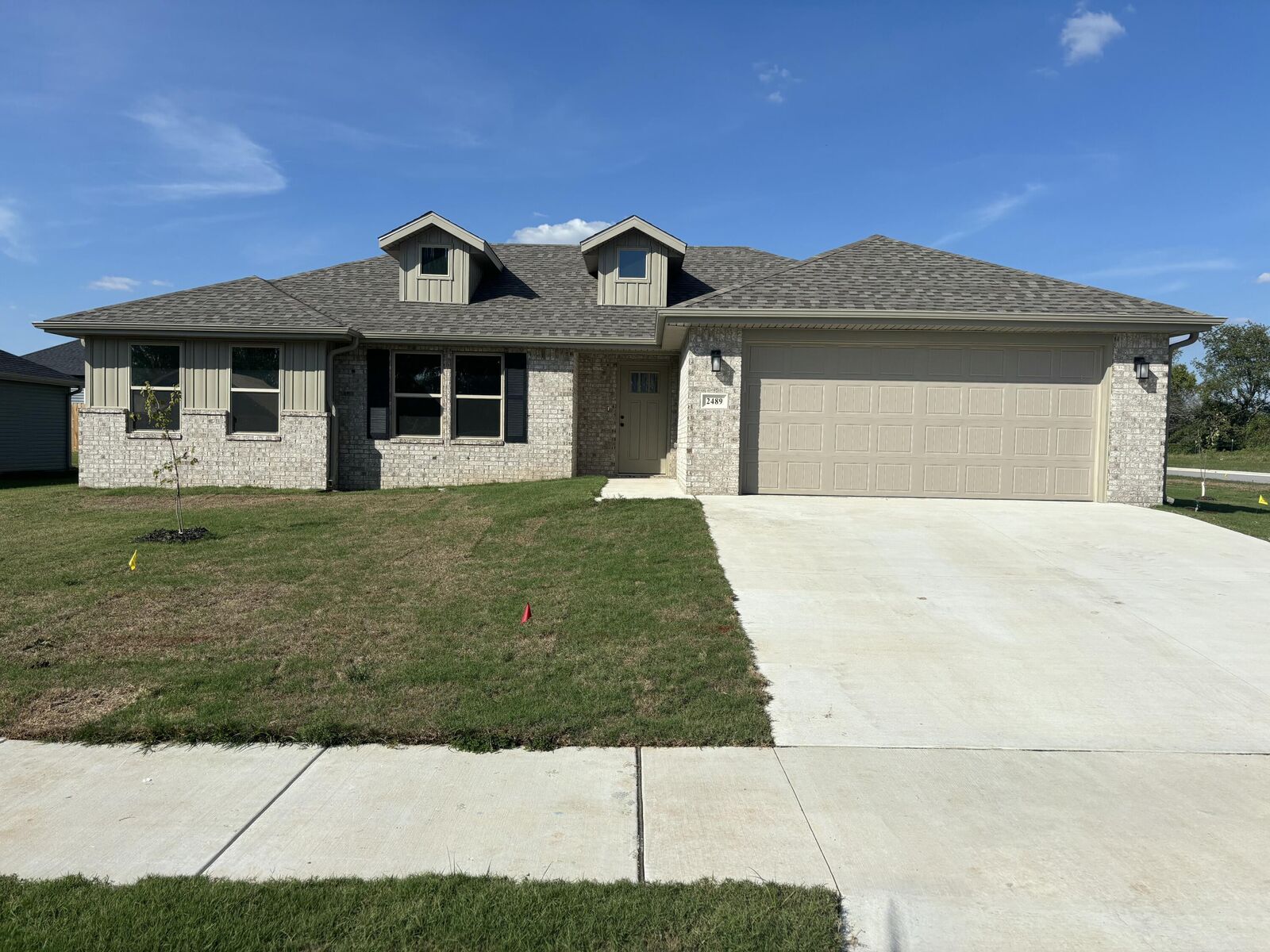 Property Photo:  2489 E Timer Oak Street  MO 65738