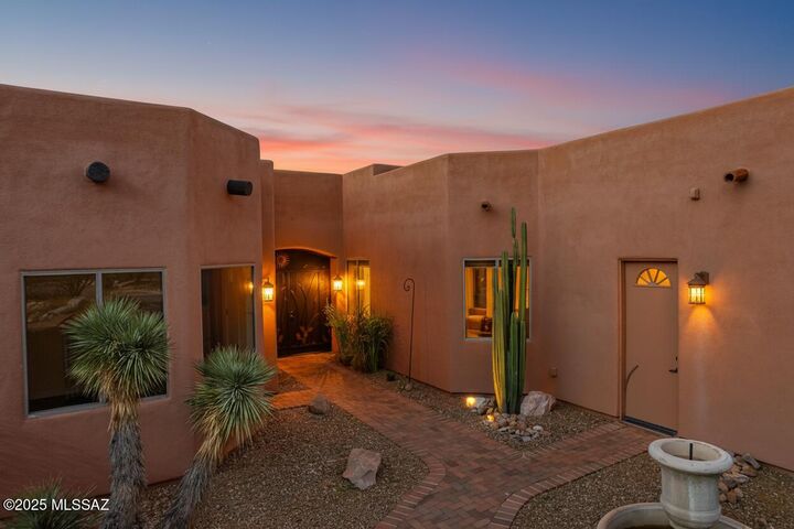 Property Photo:  851 E Florida Saddle Court  AZ 85614 