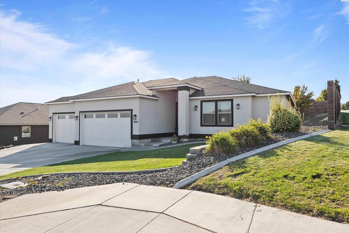 Property Photo:  3806 Cook Ln  WA 99301 