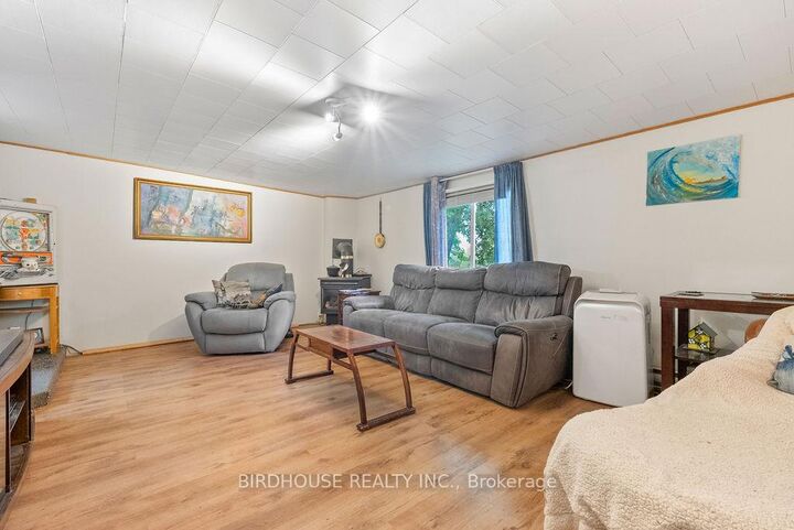 Property Photo:  10 Driftwood Crescent  ON K9V 0K1