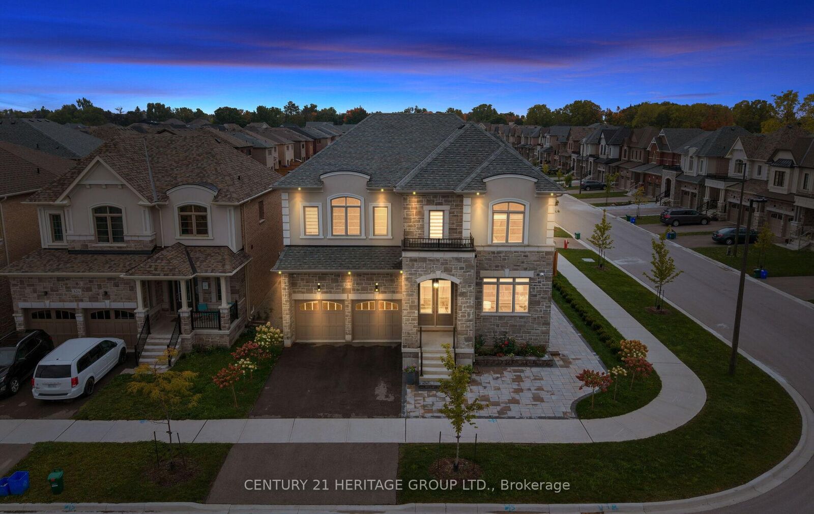 Property Photo:  319 Danny Wheeler Boulevard  ON L4P 0K1 